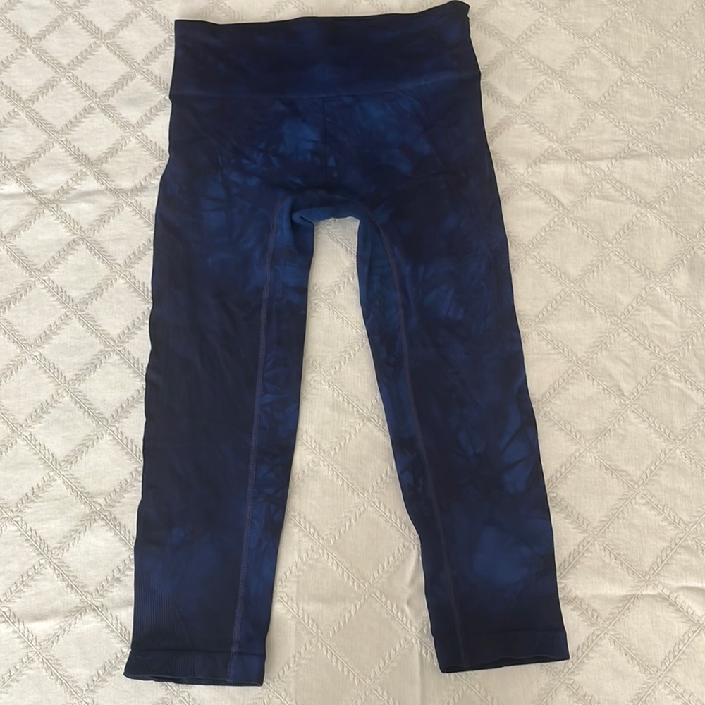Athleta tie dye capri